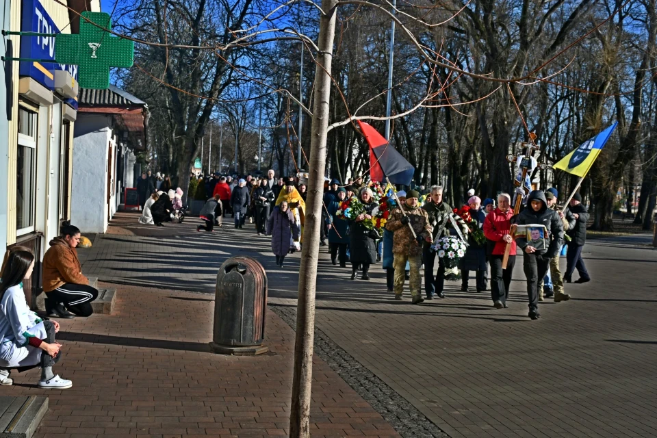 Ніжин попрощався з Воїном — Євгеном Саєнком фото №4