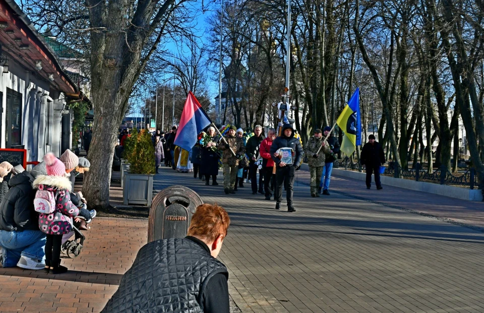 Ніжин попрощався з Воїном — Євгеном Саєнком фото №5