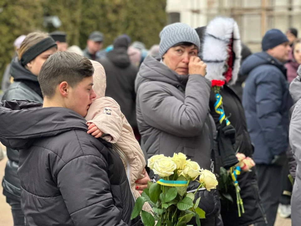 У Ніжині на Алеї Героїв відкрили стенд пам'яті загиблих захисників — Фото фото №11