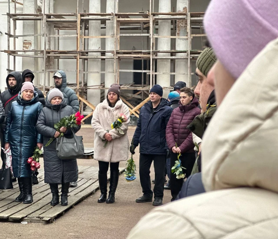 У Ніжині на Алеї Героїв відкрили стенд пам'яті загиблих захисників — Фото фото №10