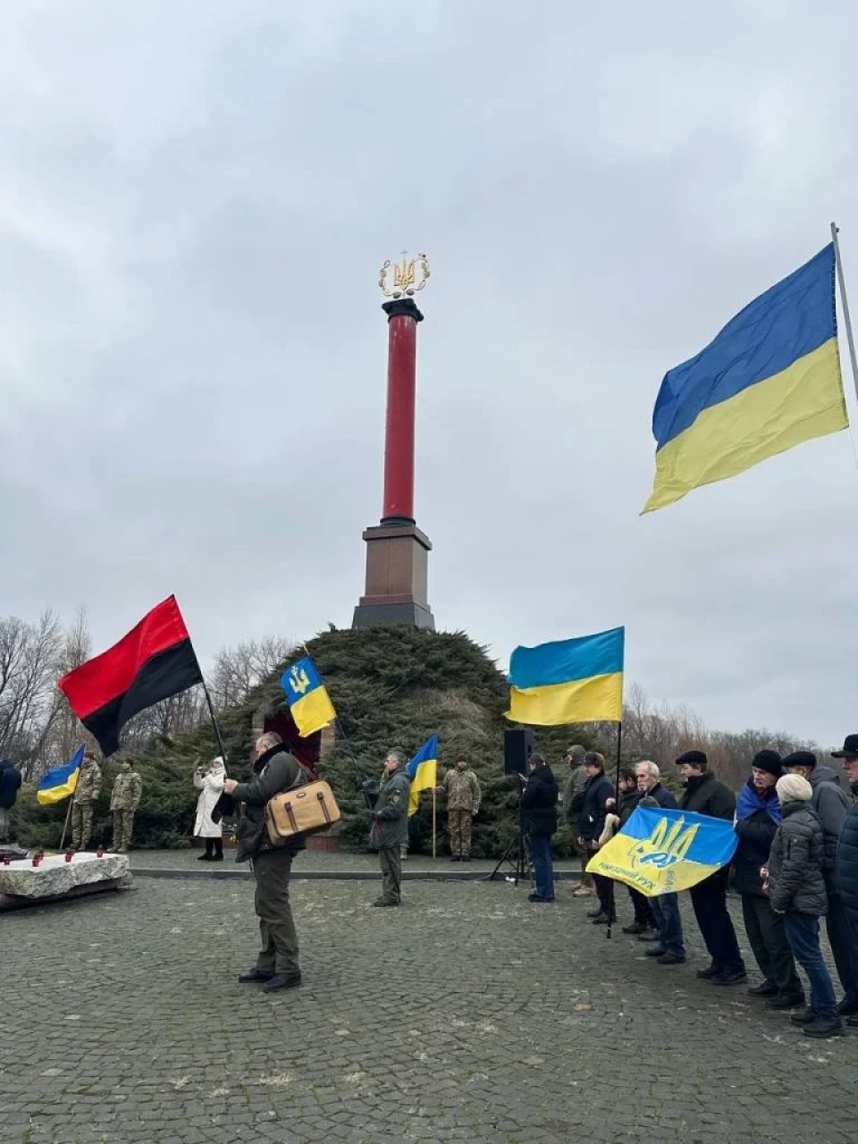 Ніжинці вшанували пам'ять героїв Крут — фото