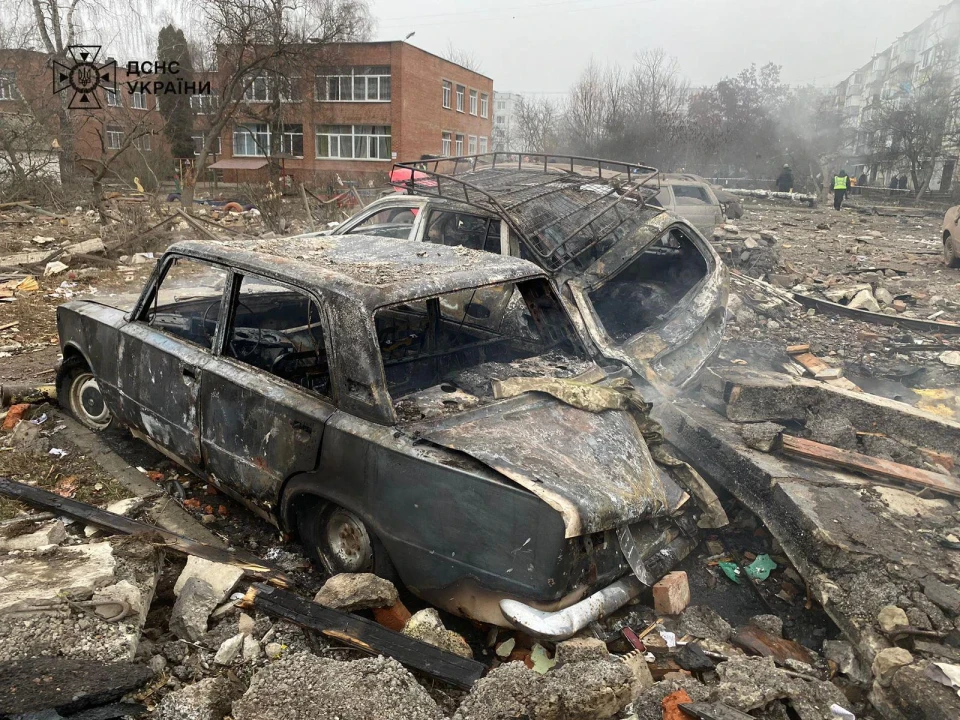 Зруйнували під'їзд: наслідки ракетної атаки Полтави — Фото фото №2