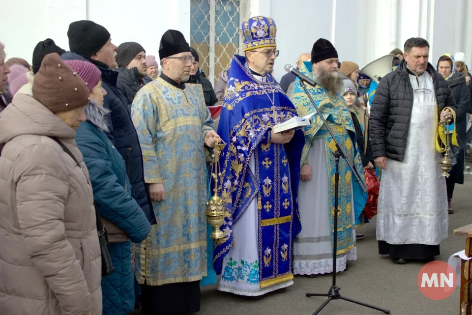 Стрітення Господнє у Покровській церкві Ніжина: освячення води та свічок — Фото фото №15