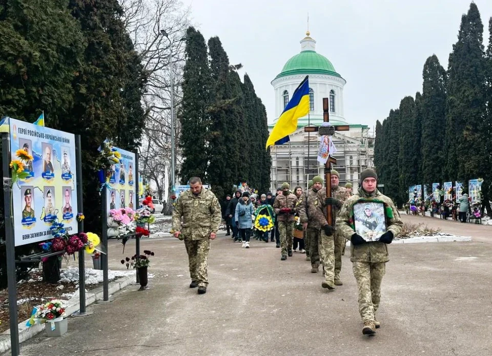 Ніжин попрощався з Воїном — Ярославом Олійником фото №1