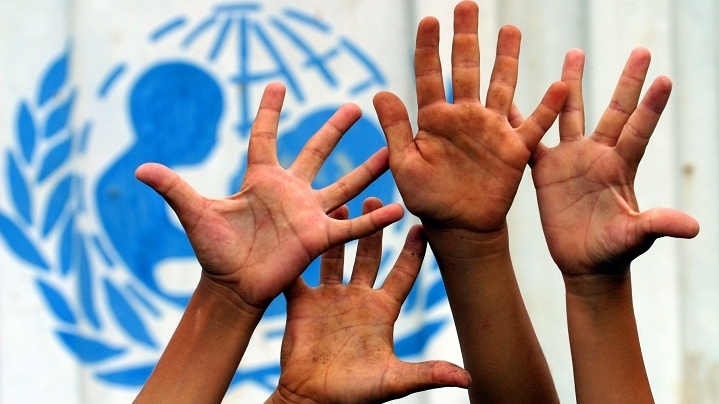 Яка міжнародна установа спеціалізується на захисті прав і добробуту дітей?