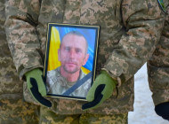 У Ніжині провели в останню путь загиблого воїна, жителя Лосинівки - Олександра Назаренка