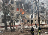 Внаслідок російського удару по багатоповерхівці в Чернігові є загиблі та поранені