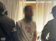 Затримано двох правоохоронців з Чернігівщини, які намагалися продати трофейну зброю