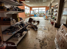 На Великдень Росія вдарила дроном по магазину на Харківщині, є поранені