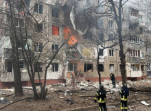 Внаслідок російського удару по багатоповерхівці в Чернігові є загиблі та поранені