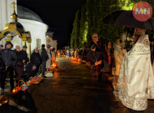 Під дощем, але зі світлом у серці: як у Ніжині в Покровській церкві освячували великодні кошики