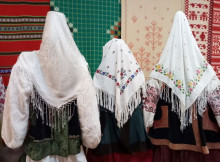 Від бабусиної скрині до модного аксесуару: як українська хустка пережила століття