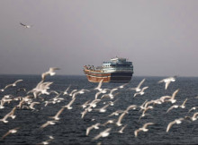 Іран відкрив вогонь по двох торговельних суднах в Ормузькій протоці