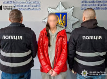 Поліцейські затримали 40-річну жінку з Ніжина  підозрювану у збуті наркотиків  