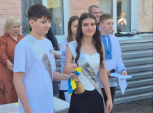 Особливий день сповнений хвилювання та світлих спогадів: останній дзвоник у Ніжині 