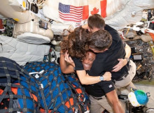 Екіпаж історичної місії Artemis II успішно повернувся на Землю після польоту навколо Місяця