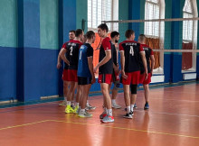 Ніжинські волейболісти впевнено вийшли у фінал чемпіонату області