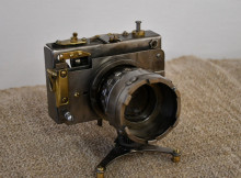 Метал перетворюється на живі образи: у Ніжині відкрили виставку Сергія Власенка