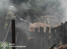 На Ніжинщині врятували дідуся з палаючої господарчої будівлі