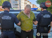 У Ніжині чоловік демонстрував пасажирам маршрутки предмет, схожий на гранату