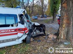 У Ніжині "Швидка" не розминулася з BMW: троє осіб госпіталізували