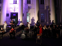 Атмосферний вечір під відкритим небом: у Ніжині відбувся благодійний концерт - Фото
