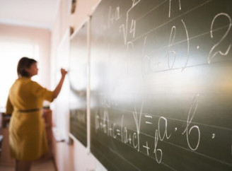 В Україні затвердили нові надбавки для вчителів і вихователів