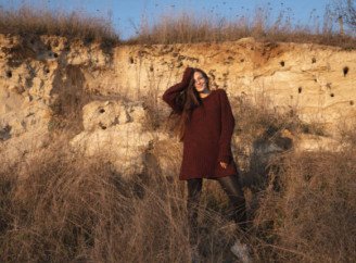 Довгі жіночі светри 2025: нова інтерпретація класики