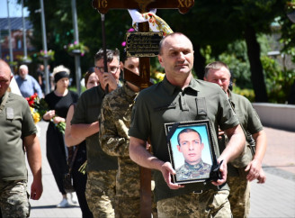Ніжин попрощався з Воїном — Миколою Гайдаєм