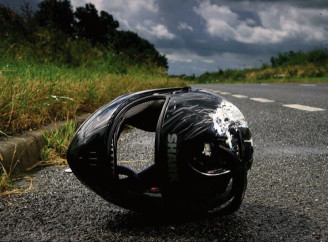 На Ніжинщині сталася ДТП за участі мотоцикліста: двох осіб госпіталізували