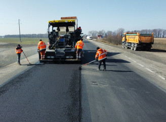 На Чернігівщині за місяць відремонтували понад 112 тисяч «квадратів» доріг