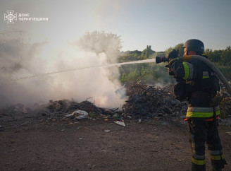 Пожежі, вибухівка й допомога людям: як минула доба для рятувальників Чернігівщини