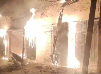 Прикордоння у вогні: росіяни атакували багатоповерхівку та лікарню на Чернігівщині 