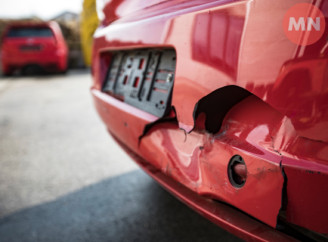 На Ніжинщині водій «Peugeot» влетів у відбійник: постраждала пасажирка