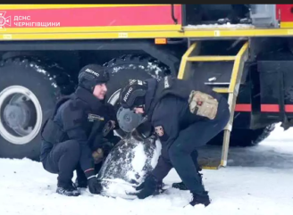 В полі на Чернігівщині впала частина ракети «Іскандер» - Відео