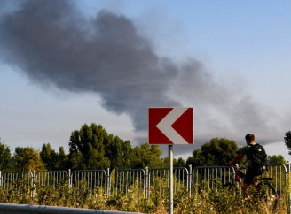 Обстріляли Ніжин сім разів: пошкоджені підприємства та поранені рятувальники