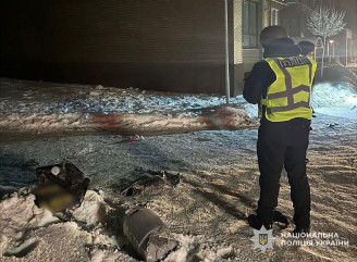 У Чернігові ворожий безпілотник впав на прибудинковій території