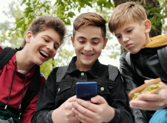 Чем занять детей летом дома, чтобы они не сидели в телефонах