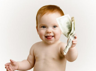 Допомога при народженні дитини зросте до 50 тисяч гривень — уряд презентував новий законопроєкт