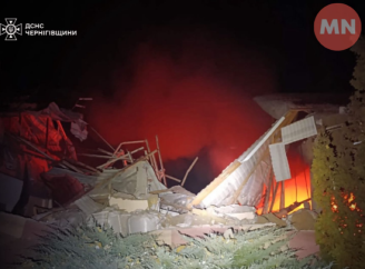 У Ніжинському районі — серія влучань по промисловому об’єкту: рятувальники ліквідували кілька осередків пожежі