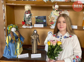 У Ніжинській центральній бібліотеці відбулася презентація творчої персональної вистави від Анастасії Марченко