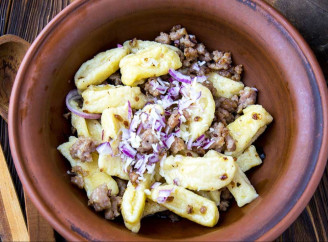 Галушки з м’ясом — смачна класика української кухні