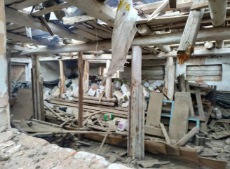 Ніжин атакували "Шахеди": пошкоджена адмінбудівля на околиці міста