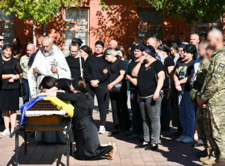 Ніжин попрощався з Воїном — Дмитром Кручком