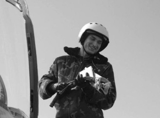 Зеленський присвоїв звання Героя України пілоту Максиму Устименку посмертно