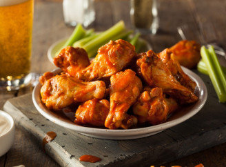 Як приготувати крильця в хрумкій паніровці: покроковий рецепт