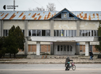 У п’ятикілометровій зоні обстрілів на Чернігівщині залишаються понад 700 людей — Чаус