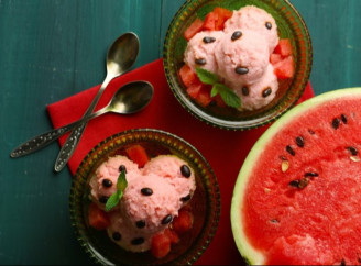 Просте кавунове морозиво з йогурту: суботній рецепт