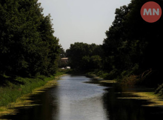 Ніжинський пляж без піску: як проходять літні дні на шлюзі