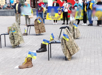 У центрі Ніжина пройшла акція на підтримку українських військовополонених і зниклих безвісти